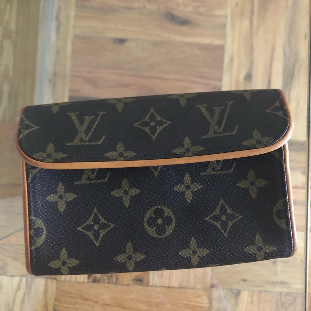 Louis Vuitton Pochette Florentine Monogram